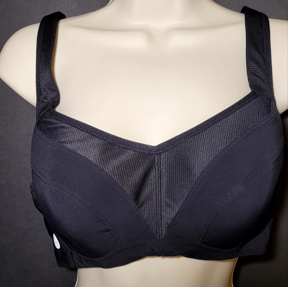 Torrid Active 40C Black Lightly Lined Bra w Adjustable Straps, Underwire